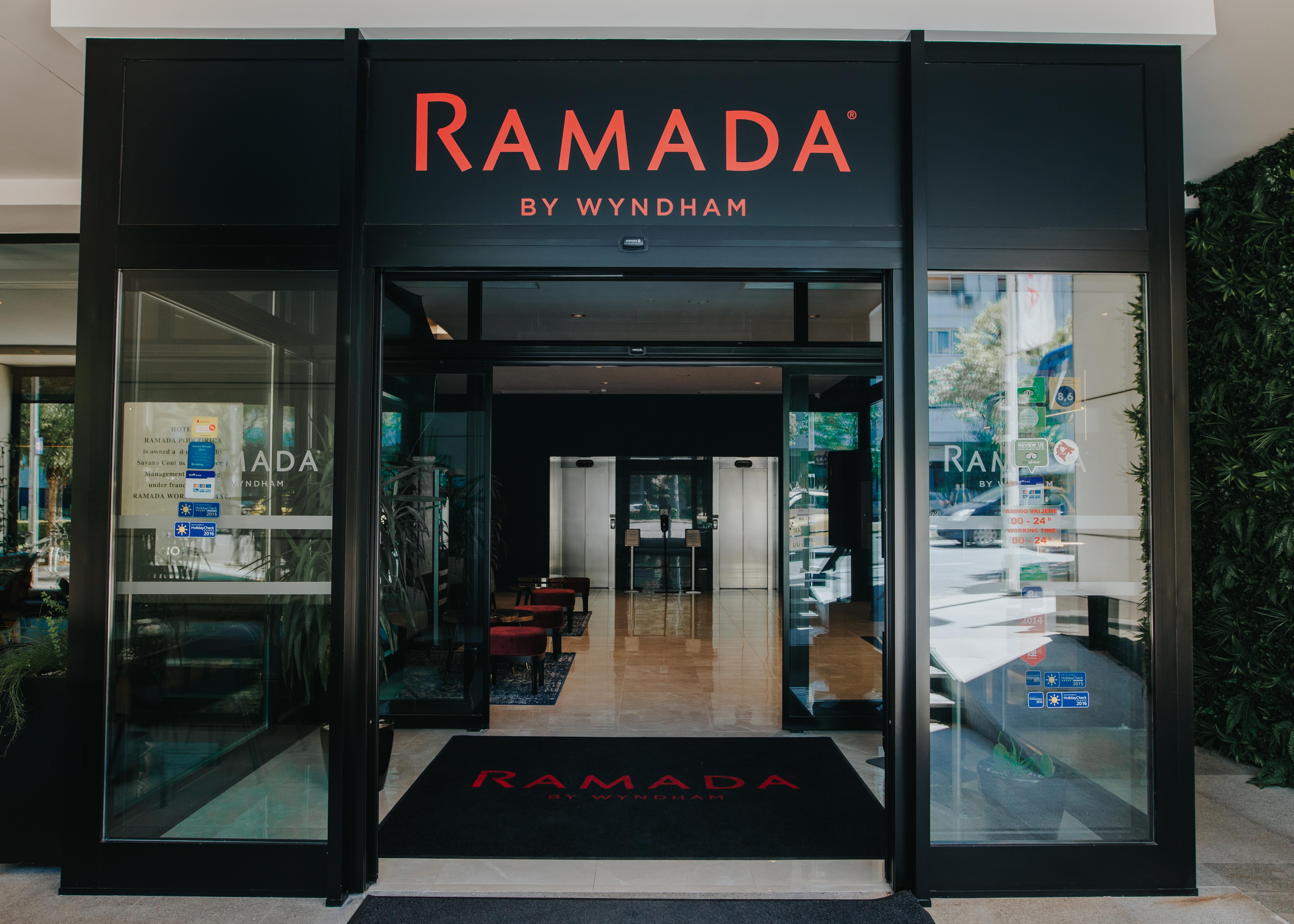 Ramada By Wyndham Podgorica Hotell Exteriör bild